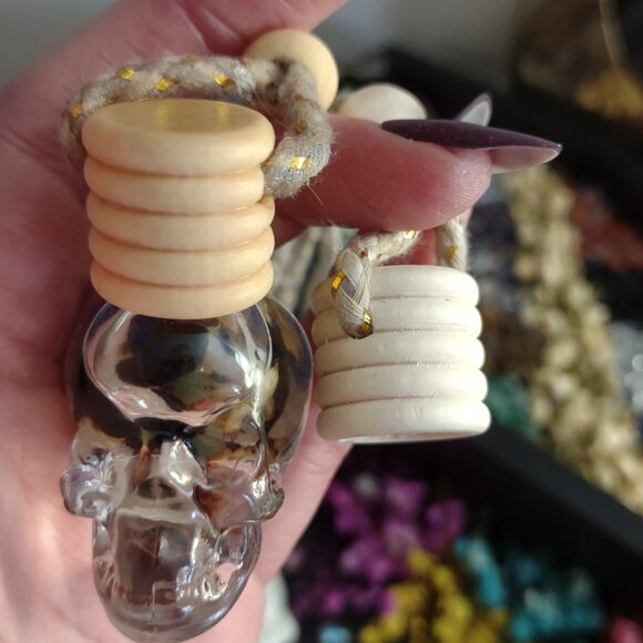 Witchy Snow Fae Skull Diffuser Bubble Gum Candy Floss Scent Car Air Freshener - Picture 6 of 8